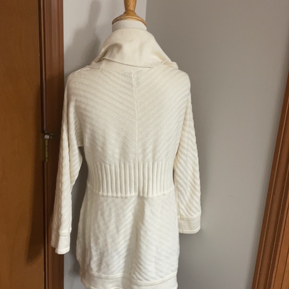 Cupio cream color sweater - Picture 7 of 11